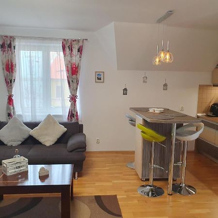 Smiley Apartment Sibiu Buitenkant foto